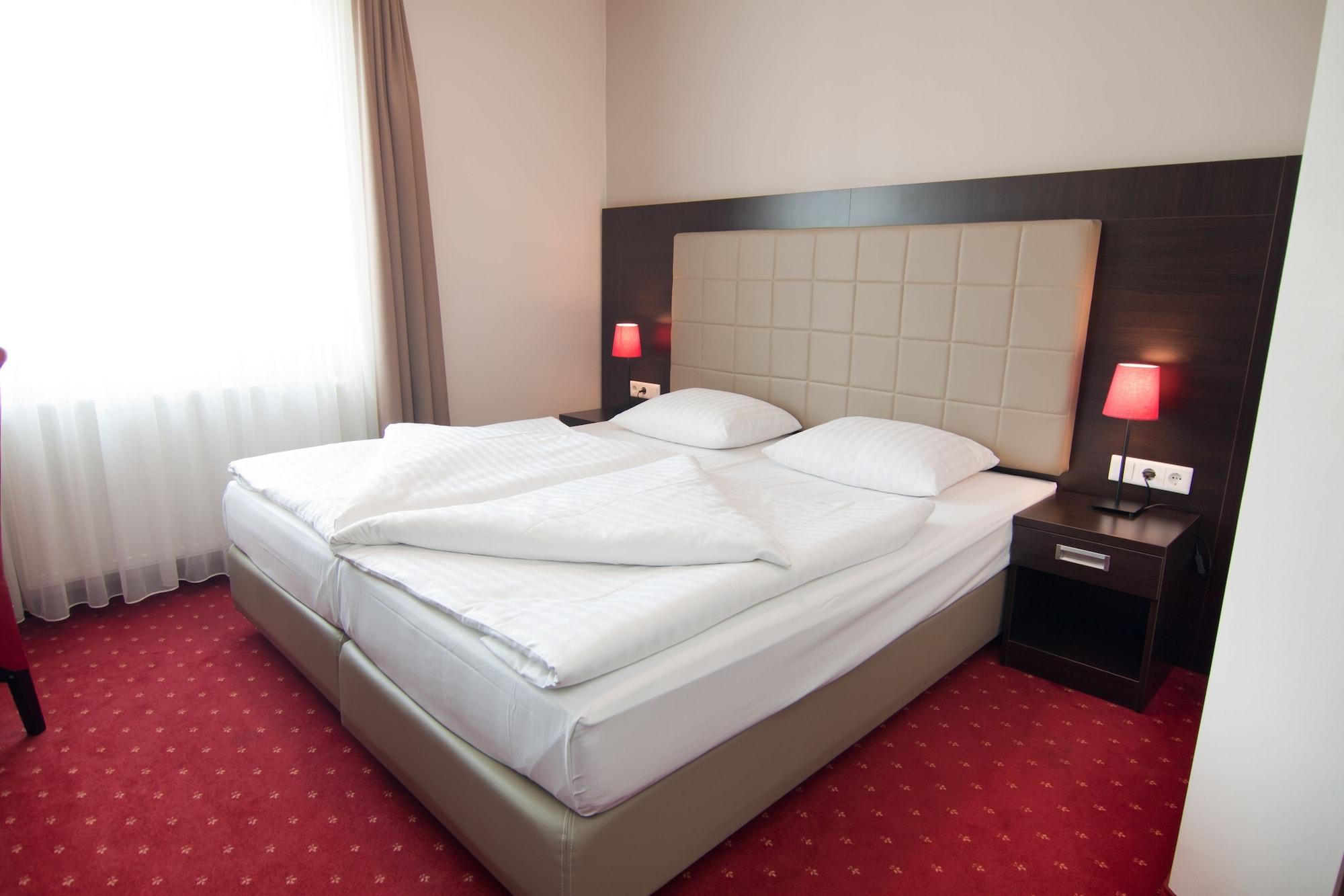 Hotel Savoy Hamburg-Harburg Buitenkant foto