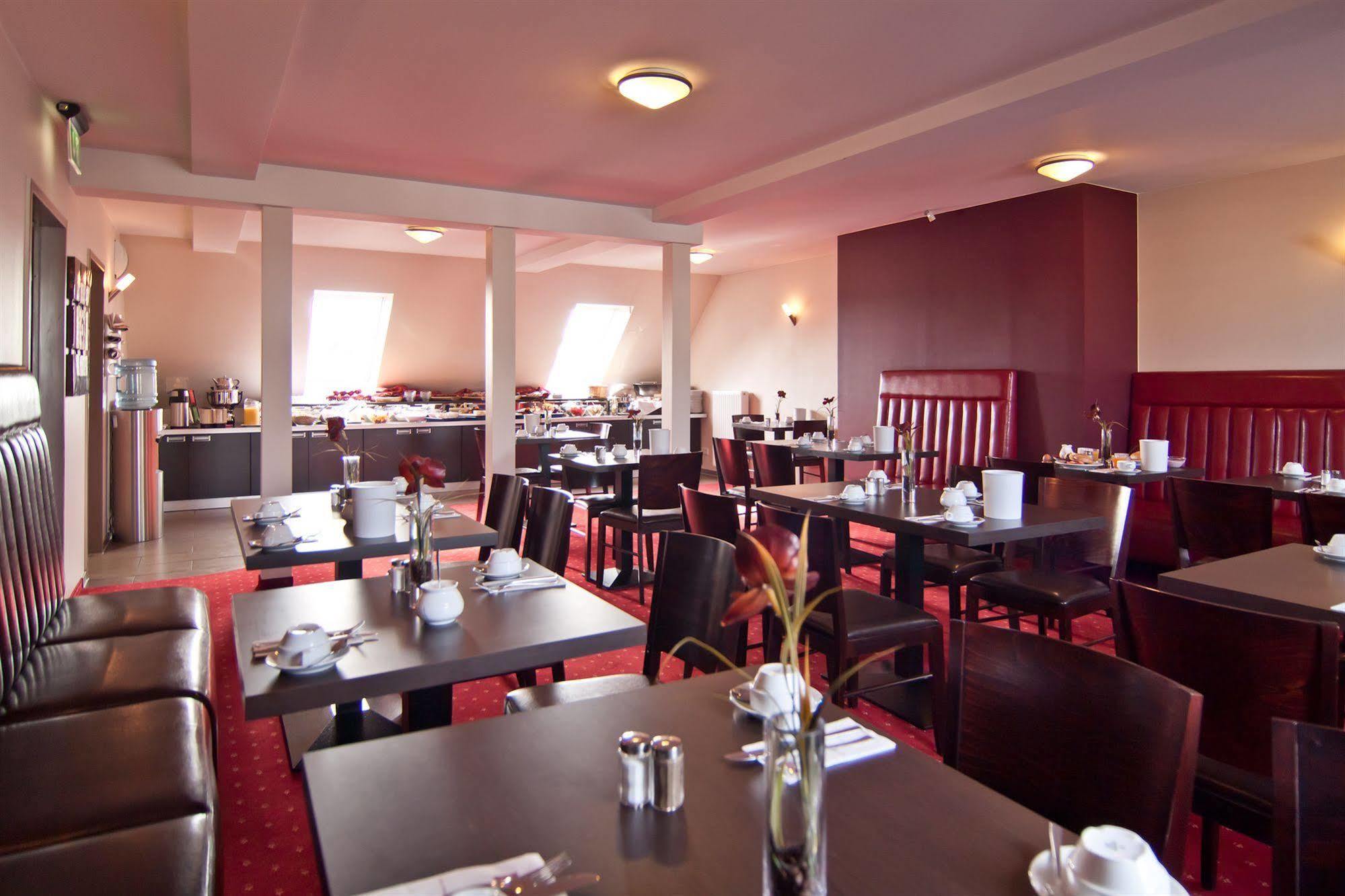 Hotel Savoy Hamburg-Harburg Buitenkant foto