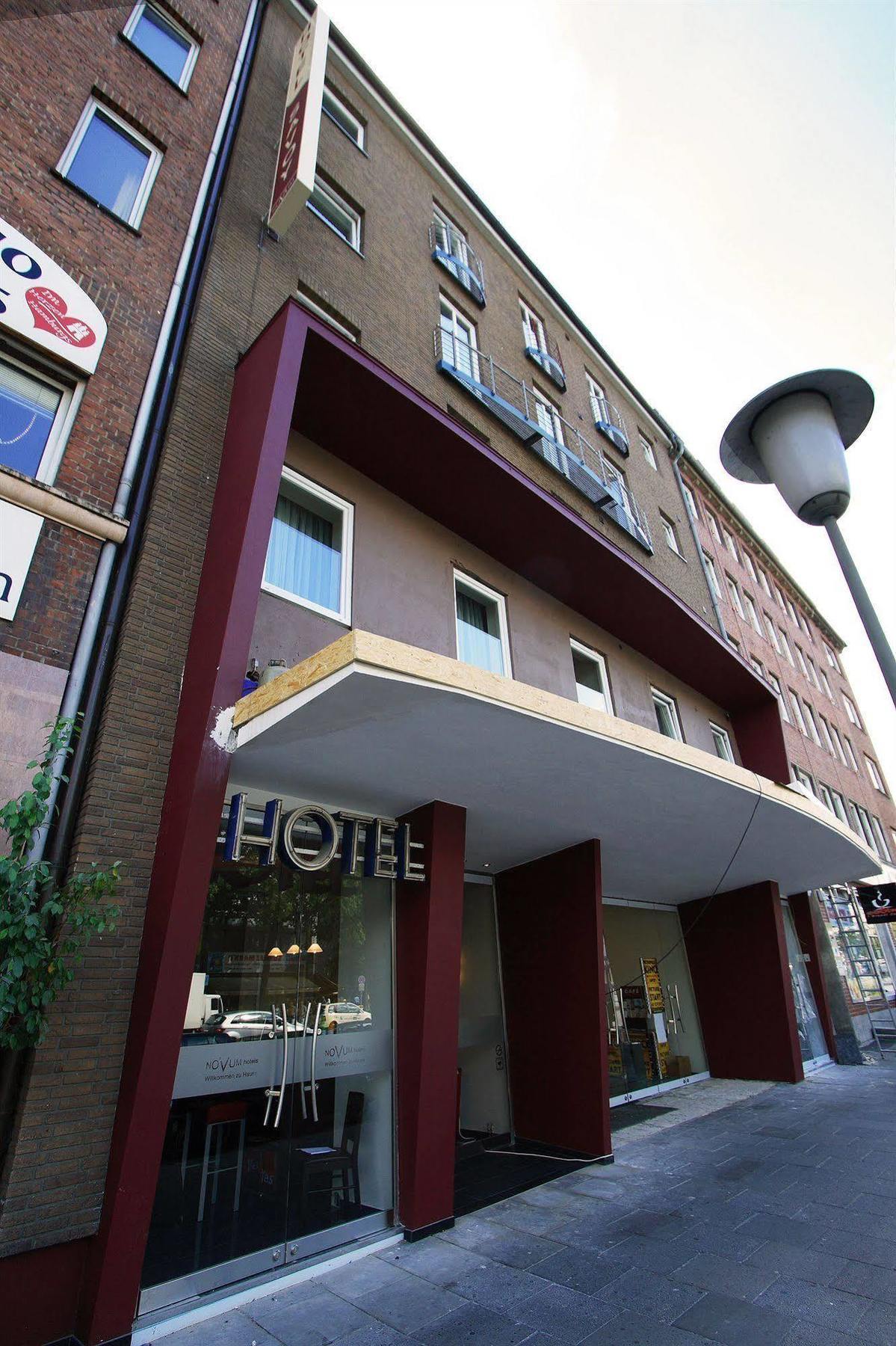 Hotel Savoy Hamburg-Harburg Buitenkant foto